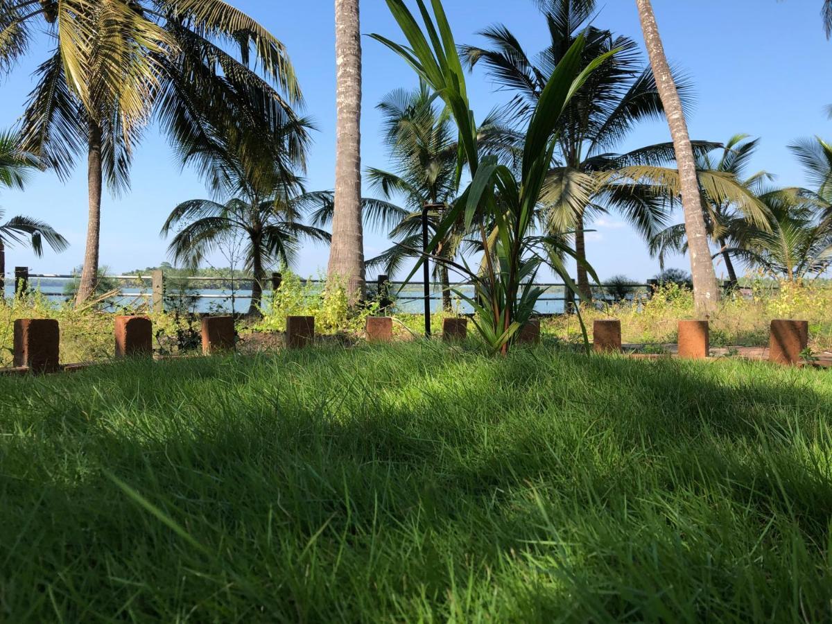 Candlehut Homestay Nileshwar Ngoại thất bức ảnh