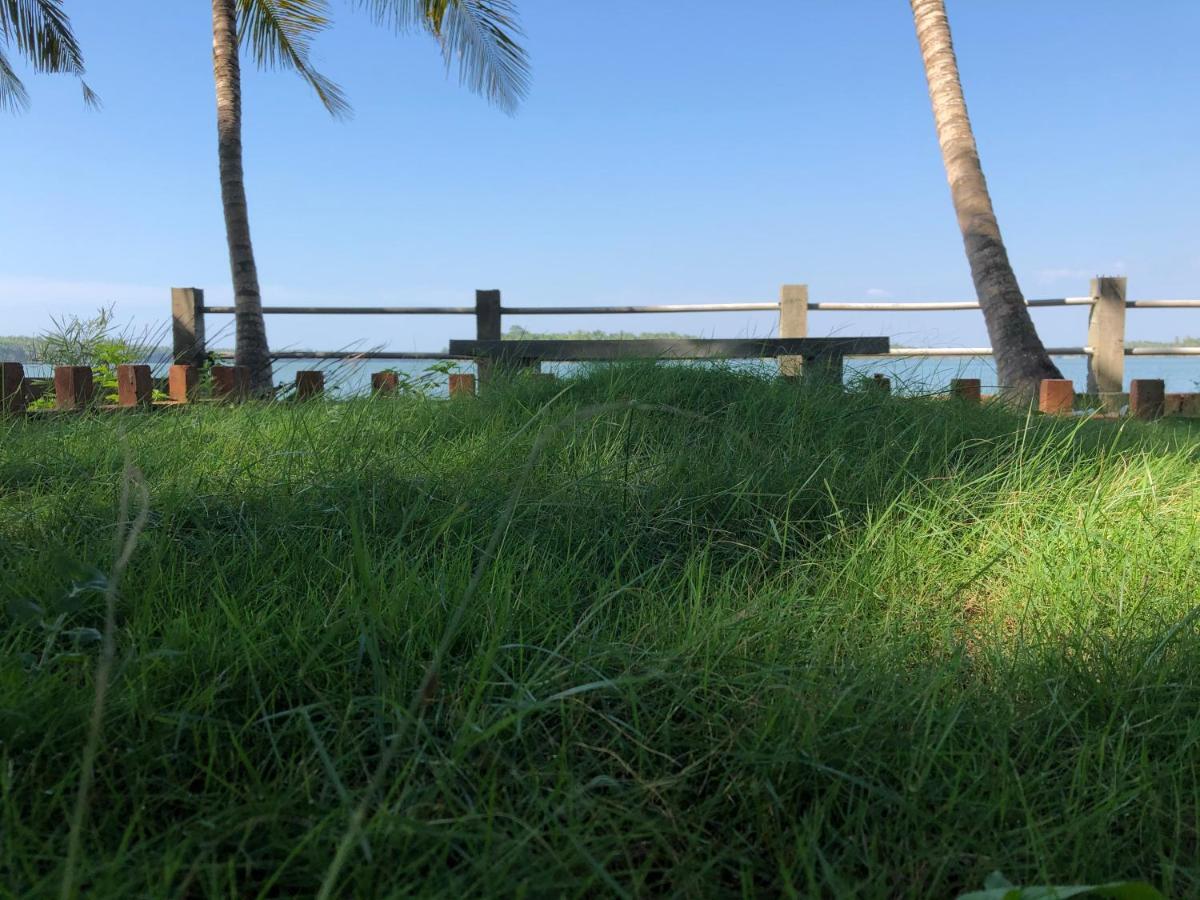 Candlehut Homestay Nileshwar Ngoại thất bức ảnh